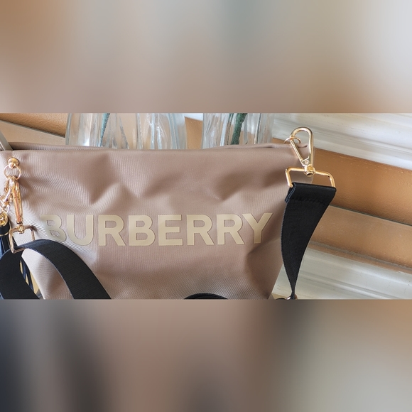 Burberry - Picture 15 of 15